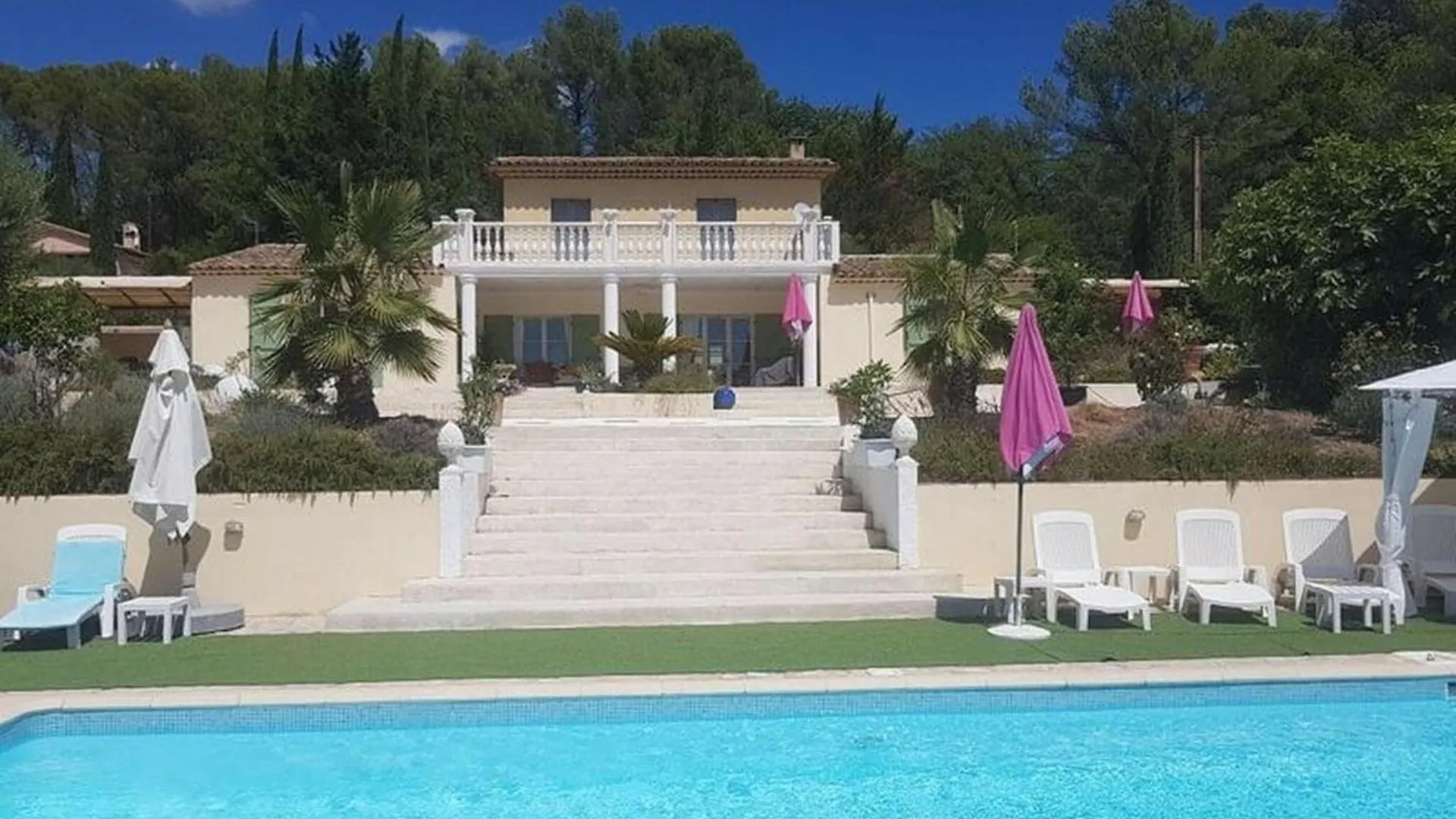 Botel Holiday Home In Lorgues With Swimming Pool