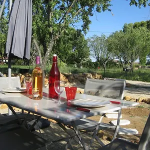 Maison 2/4pers : Jardin Piscine. Les Amandiers Hébergement de vacances