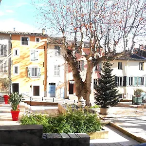 Entre Saint-tropez Et Les Gorges Du Verdon. Appartement